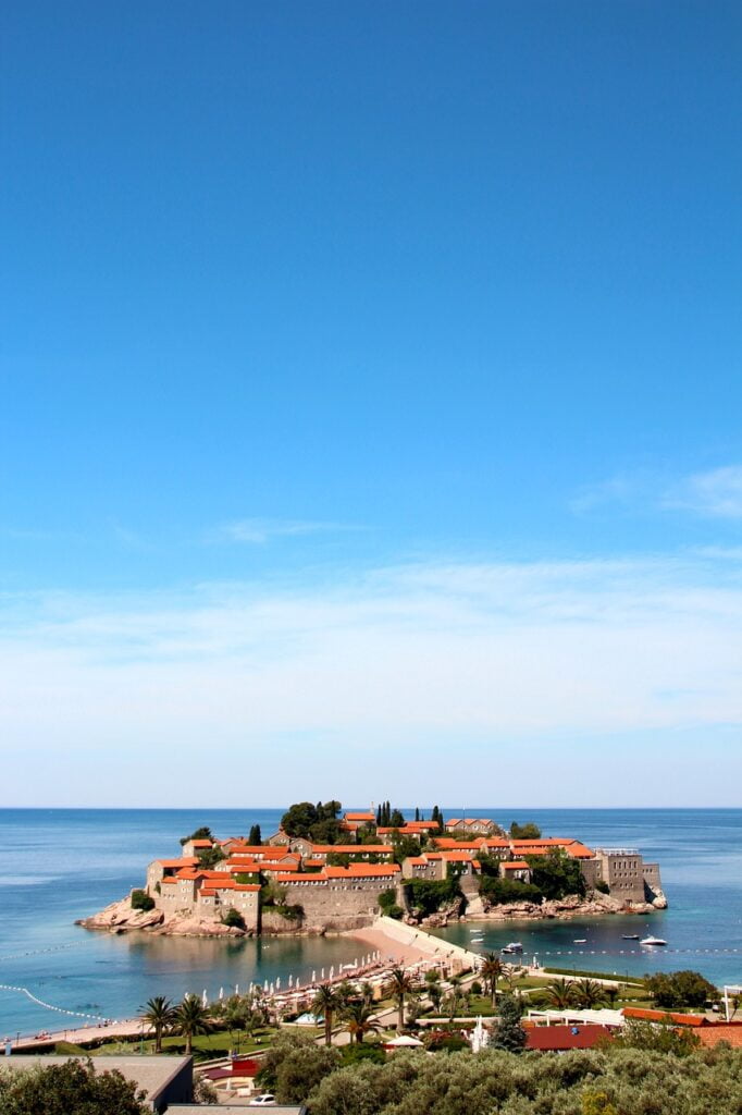 Montenegro eiland - goedkope vliegvakantie met kinderen